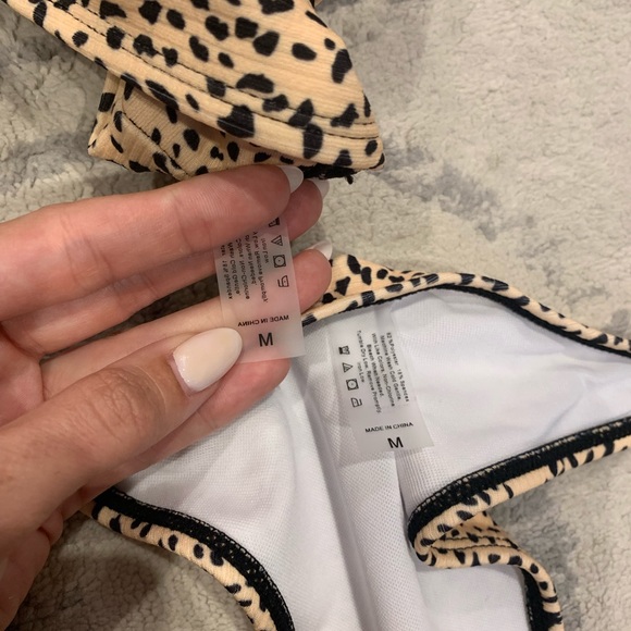 Bikini - Picture 3 of 3